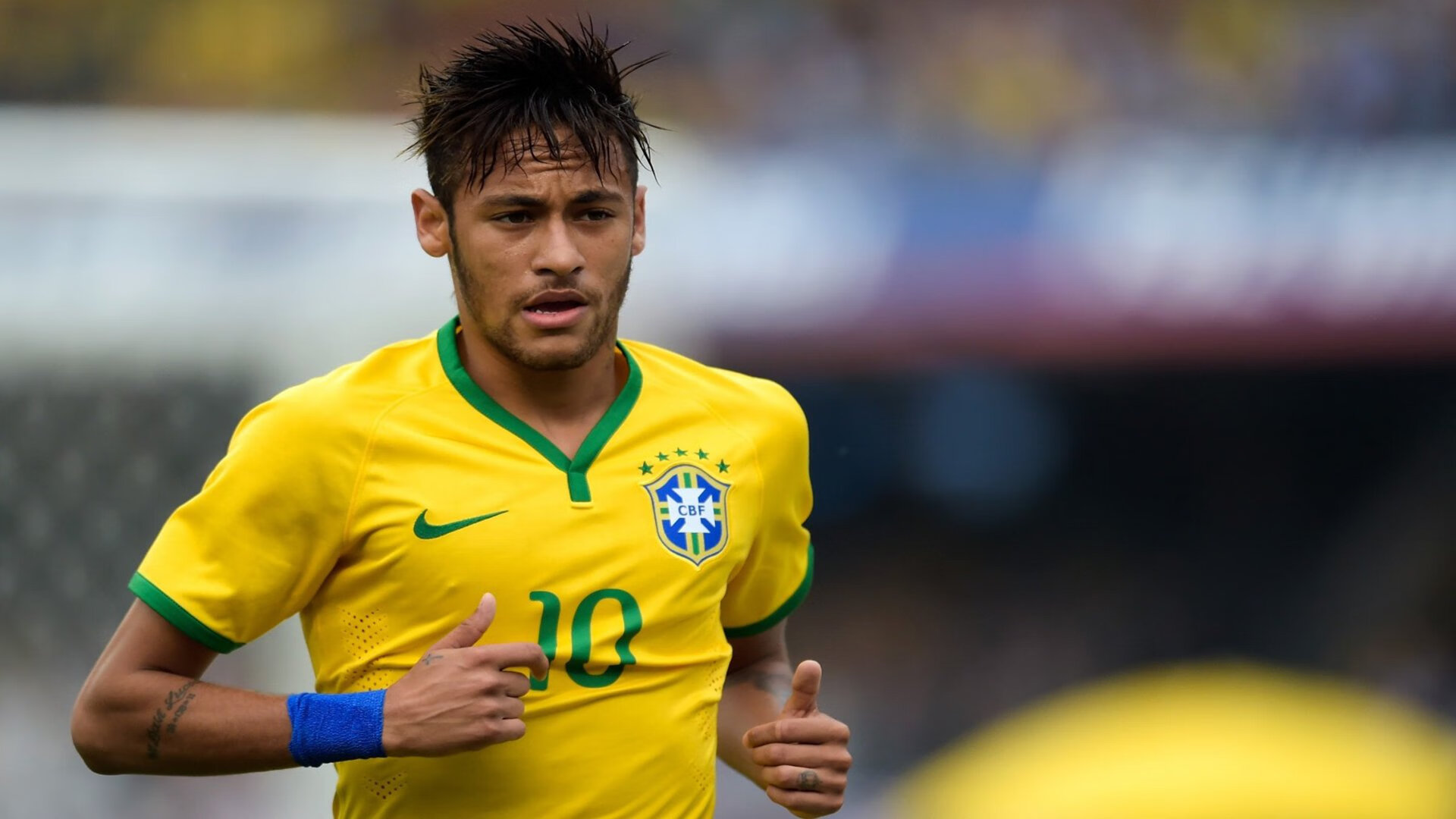 张伟丽复出战引全网关注期待，张伟丽专访视频